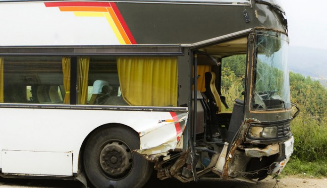 Microbuz cu români, răsturnat în Marea Britanie - 7612busaccident-1374674098.jpg