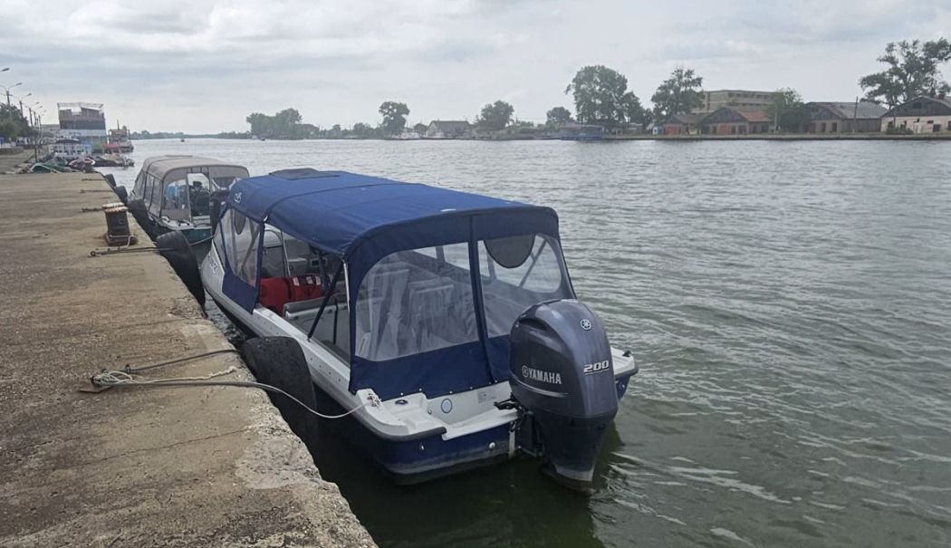 Motor de barcă furat din Marea Britanie, depistat la Sulina
