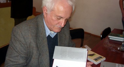 Scriitorul Marin Mincu își lansează volumul 