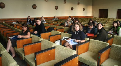Dezbatere publică într-un cadru intim - 779955dc72a6648396359fe03ce1f967.jpg