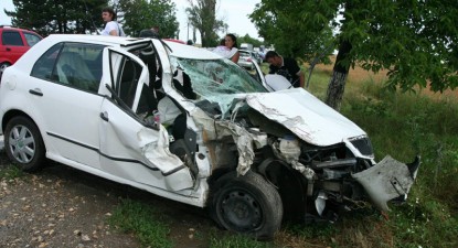 A încetinit să acorde ajutor unui șofer accidentat, dar a fost proiectat pe câmp - 77bf56892ce1f5ba79671eff6f421419.jpg