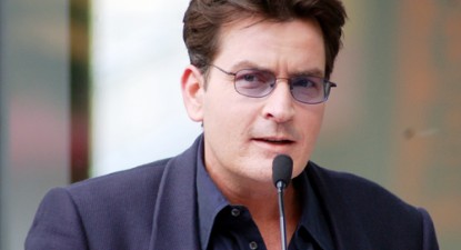 Charlie Sheen revine în echipa serialului TV 