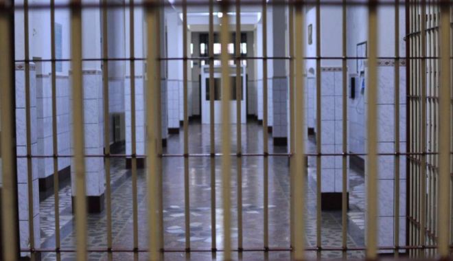Traficant de droguri, din Constanța, băgat după gratii - 7937391563558768barbatulacuzatca-1571738848.jpg