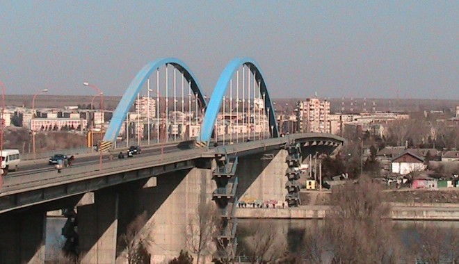Tentativă de suicid la CONSTANȚA. O tânără s-a aruncat în Canalul Dunăre - Marea Neagră - 7972772-1388214847.jpg