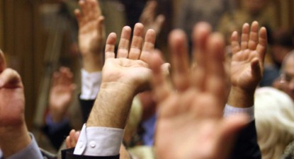 Senatorii constănțeni au votat pentru secretizarea averilor demnitarilor - 7ac9f16ecc3c55783aada6b01bb373ca.jpg