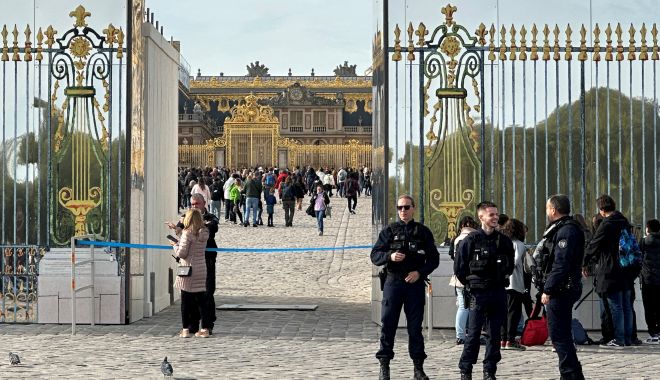 Palatul Versailles a fost evacuat după o ameninţare cu bombă