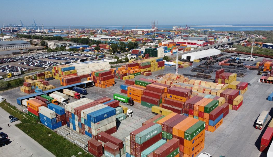 170 de cartușe de vânătoare nedeclarate, depistate într-un container din Portul Constanța Sud - 7c305212473344cbb0dbd11c1497ce7a-1746442878.jpg