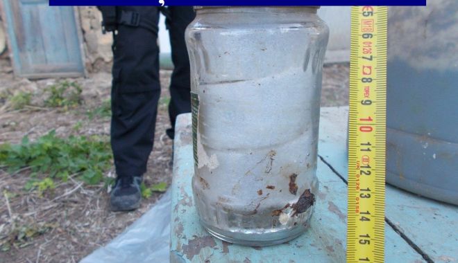 Cantitatea impresionantă de mercur, confiscată de polițiștii constănțeni - 7cadd5b867bd498dbd3ffe5188023edd-1564213296.jpg