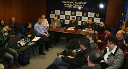 Premierul Boc cere implicarea maximă a prefecților în aplicarea măsurilor de guvernare - 7d8f4257cd076de8488812a008c5e355.jpg