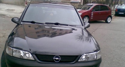 Mașini furate din Marea Britanie și Italia, găsite la Constanța - 7dee0f96f1511cf46faf7f44d2cfb7fd.jpg