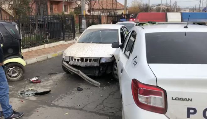 Mașină de poliție lovită de un șofer beat și fără permis - 7dfc48c2006a45289efb1d17743617b9-1577102476.jpg