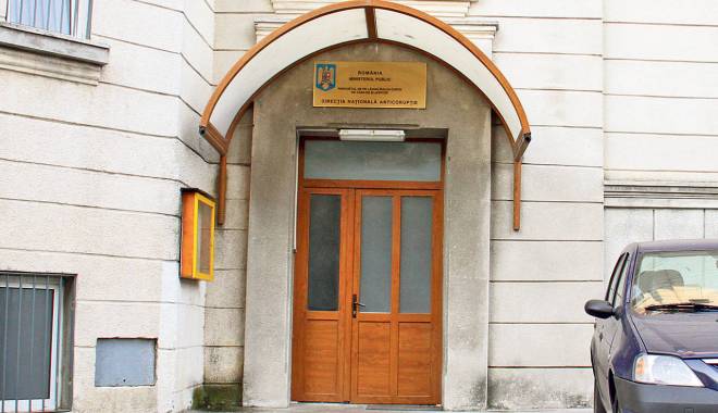 În ce instituții au românii cea mai mare încredere - 7dna86d4ae92a6-1426176818.jpg