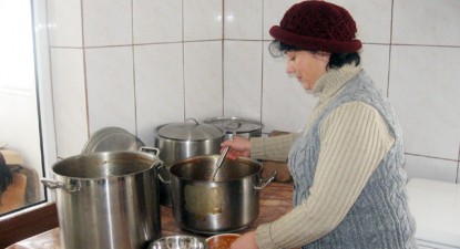 Copii hrăniți la cantina satului - 7e4720ba85de339040ea7b60d9f74958.jpg