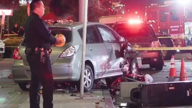 Cel puţin 28 de răniți după ce un vehicul a intrat în mulțime în Los Angeles