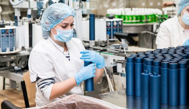 Exporturile de produse chimice au crescut cu 1,9% în România - 7lucratoridepoziteprodusechimice-1632125422.jpg
