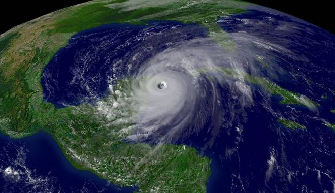 Uraganul Patricia, cel mai mare din istorie, a atins coastele Mexicului - 800pxhurricanewilma2005102120150-1445667107.jpg