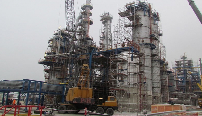 Sechestru pe rafinăria Petromidia; prejudiciu de 3 miliarde lei - 800pxpetromidia1-1462780433.jpg