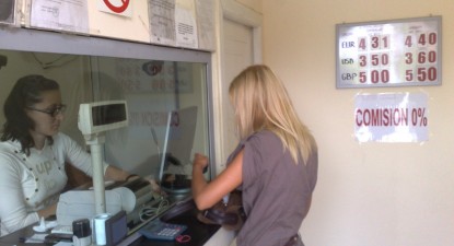 Constănțenii cumpără euro, ca să scape de leii slabi - 80869551c721e60a06e66743bb81c424.jpg