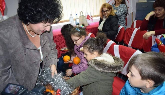 Membrii PSD Cumpăna, ajutoarele lui Moș Crăciun - 80871179111599964873539691409956-1577183153.jpg