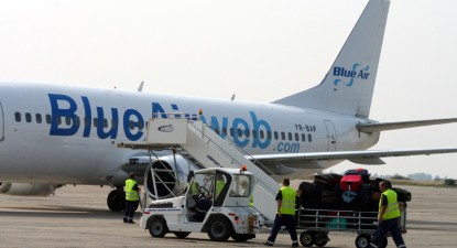 Angajații Aeroportului Mihail Kogălniceanu, fără salarii de două luni - 8099a957ec1f416d0034d4301e49f56c.jpg