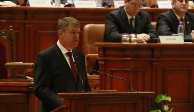 Președintele Klaus Iohannis a preluat mandatul de șef al statului de la Traian Băsescu - 816-1419163997.jpg