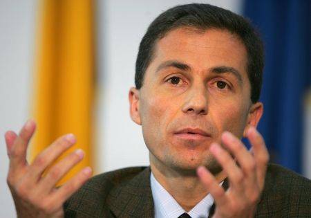 Daniel Morar: Restrângerea noțiunii de funcționar public are interesul de a scăpa anumite persoane de incidența legii penale - 82a6d044d2a2ac7560579d60ece86db9-1331624181.jpg