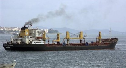 O navă grecească cu trei români la bord a fost atacată de pirați - 83dd1874bbe6cc3b007fd77c82248ead.jpg