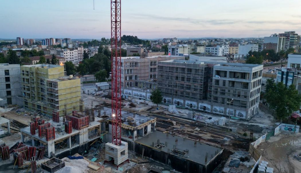 La doi ani după cutremurul cu magnitudinea 7.8 din Adîyaman începe reconstrucția - 842a639e56894bf59b2d00452294b1fd-1748080985.jpg