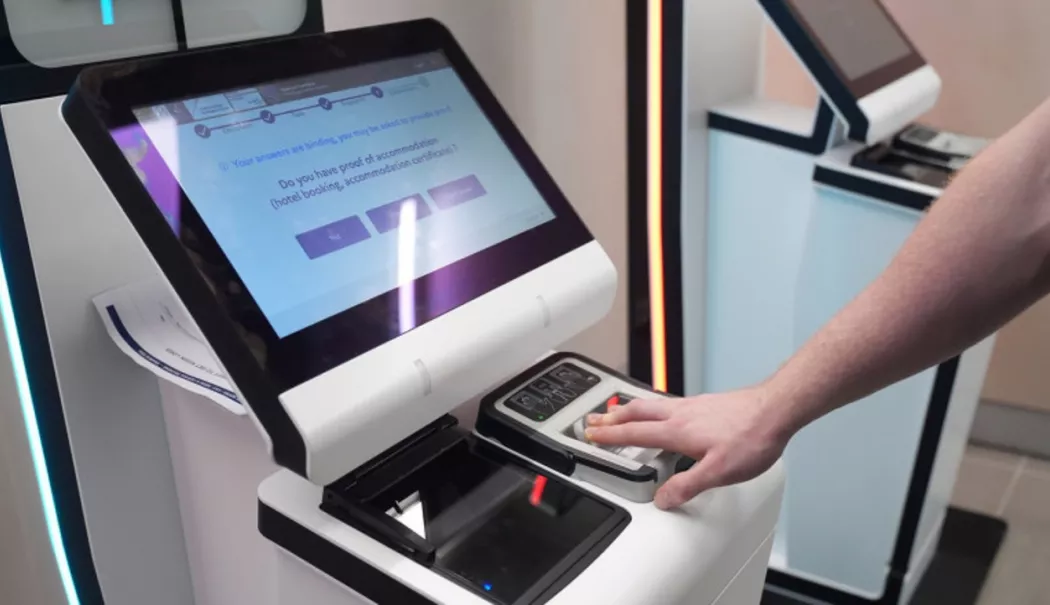 Frontierele UE se modernizează: intrarea depinde acum de date biometrice și pașaport digital - 84bb333752fa49038d7f86d6acf9f056-1775551013.webp