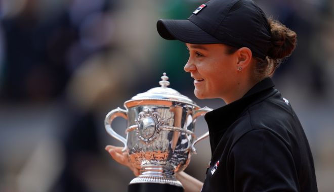 Gafă istorică pe trofeul de la Roland Garros. BBC a descoperit ce au scris francezii pe el, din greșeală - 84dffdafd76b0a72f2cff4f196bb386f-1560418293.jpg