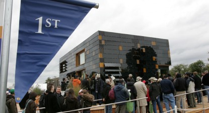 VIDEO - Casa pasivă a nemților produce energie cât pentru două imobile și costă 850.000 dolari - 87188e615550a55364ed513cd51c7bae.jpg