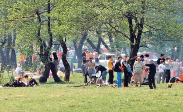 Ziua liberă stabilită în 30 aprilie va fi recuperată în data de 5 mai - 88401pgactnewspro-1335270005.jpg