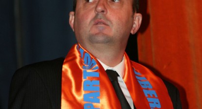 Slujesc un partid, caut doctrină - 88b60db46229bc2e21574705df09a08b.jpg
