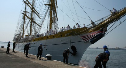 Viețile cadeților și militarilor de pe Bricul Mircea, asigurate pentru 80.000 de euro - 8acdab91eecd3d6a4f8e8a370dea9378.jpg