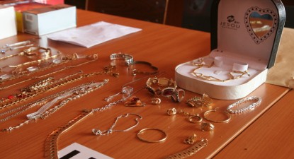 Trei minori sunt acuzați că au comis 20 de furturi din locuințe - 8b6232df74c27c649d36916147b9c5bb.jpg