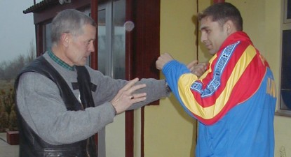 Antrenorul de box Aurel Simionescu se retrage din activitate - 8c2a764deaa90314ec45885571b5f88b.jpg