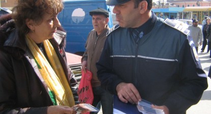 Oamenii legii continuă acțiunile de prevenire în oraș - 8eb2fe932458cc48a9277e9401531803.jpg