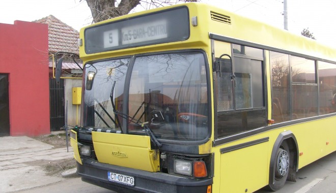 Indivizii care au devastat trei autobuze, în plină stradă, au fost găsiți - 8martieautobuzedevastate-1331219500.jpg