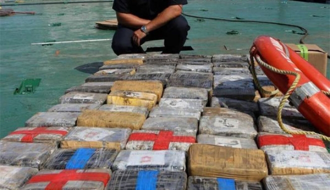 900 kg de cocaină descoperite pe o navă boliviană. Echipajul a fost arestat - 900kgdecocaina-1464876359.jpg