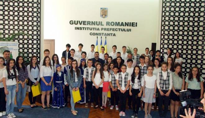 90 de olimpici tătari constănțeni au fost recompensați cu vacanțe - 90deolimpici-1432744798.jpg