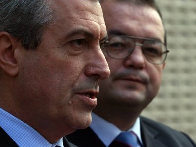 Tăriceanu a pierdut procesul privind afacerea Sterling, în fața premierului Emil Boc - 90tariceanuboc-1319036123.jpg