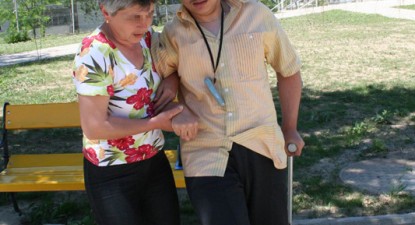 Autoritățile locale nu mai au bani să plătească salariile îngrijitorilor persoanelor cu handicap - 911d28522117a1c1f47a42df7743b846.jpg
