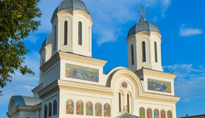 ÎPS Teodosie va oficia slujba de resfințire a Bisericii ”Sfântul Gheorghe” din Mangalia - 939e2ab05fe946e3a73d1924cf0f7321-1631259390.jpg