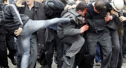 Un politician reținut în cazul violențelor interetnice din Kârgâzstan - 946dca6d0d2657cfc194c3d4fd39ccb3.jpg