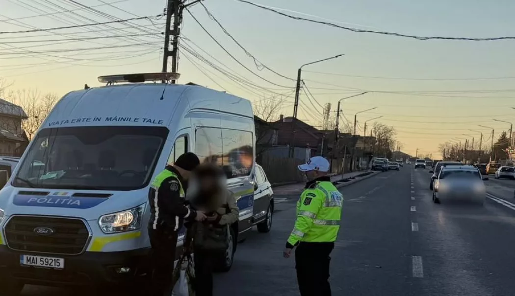 Pietonii și bicicliștii, sancționați în trafic. Peste 150 de amenzi aplicate - 9616d155fd244297a0588849f54b04b7-1767094107.webp