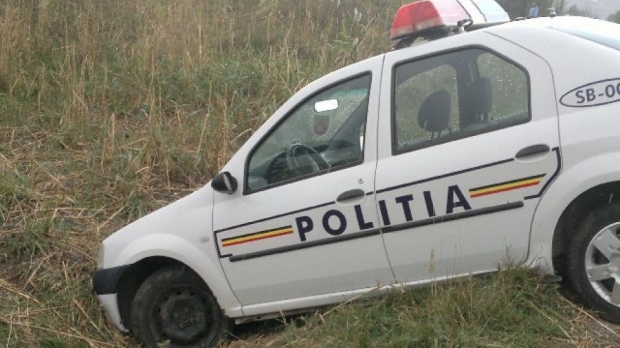 Polițist beat, implicat într-un accident cu mașina de serviciu - 978x082122100-1525953407.jpg