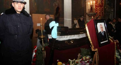Scafandrul Cătălin Ispas, înmormântat cu onoruri militare - 979cb0b31169b46e1f5e59b94f1e1a86.jpg