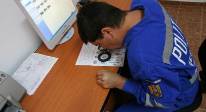 Doi polițiști, tată și fiu, acuzați de neglijență în păstrarea secretului de stat - 97f75bc3276faac9d26d6c56fe597e49.jpg