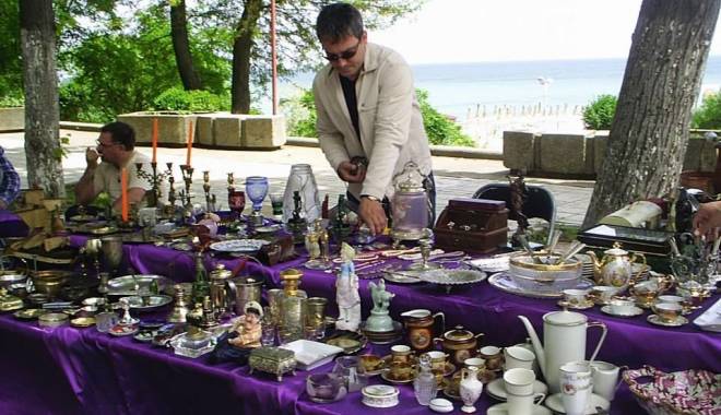 Târg de antichități, în week-end, la Mangalia - 98370067352139936284074909944180-1430296457.jpg