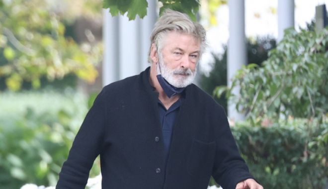 Pistolul de recuzită folosit de Alec Baldwin pe platoul de filmare avea muniție reală - 99960e71139d440fab271c315f5e8f7e-1634991501.jpg